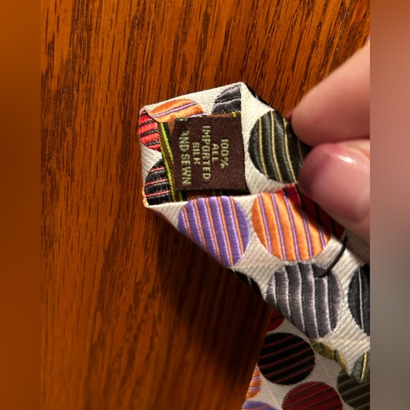 BCBG multi colored polkadotted tie 100% silk, hand sown - Picture 4 of 5